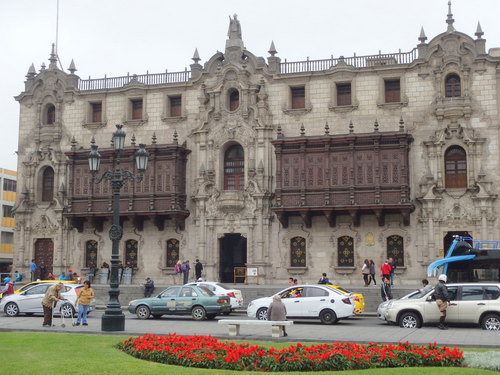 Former Private Residence sporting one of many Balconies around the plaza.